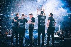 王朝延续！FNATIC战术碾压，直落三图零封LEV实现三连冠伟业